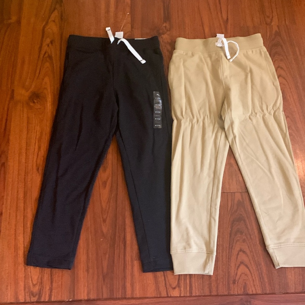 Boy’s Tommy Bahama sweatpants 1-Charcoal Grey 1-Khaki Size M never worn 1 NWT